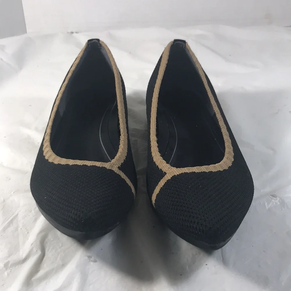 Vionic Women’s Dahlia Black Knit Trimmed in Beige Slip On Pointy Toe Flat Shoes